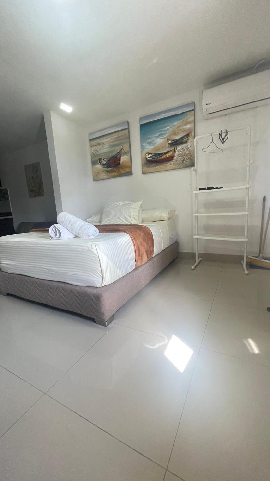 Sea Life Apartamentos En Via Principal Centro Y San Luis Сан-Андрес Екстер'єр фото