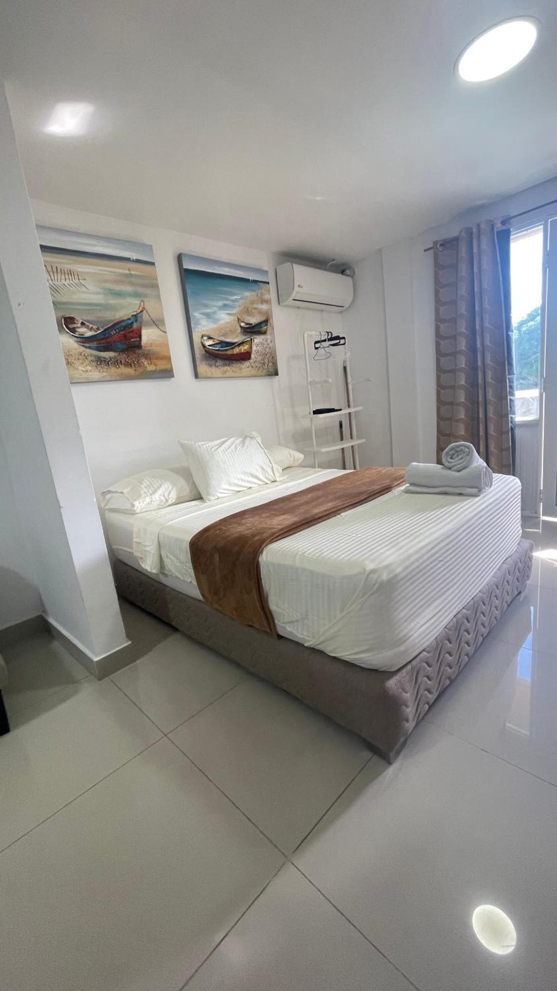 Sea Life Apartamentos En Via Principal Centro Y San Luis Сан-Андрес Екстер'єр фото
