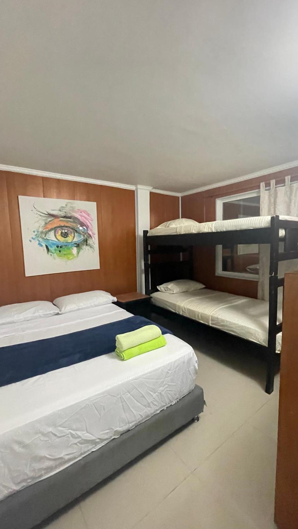 Sea Life Apartamentos En Via Principal Centro Y San Luis Сан-Андрес Екстер'єр фото