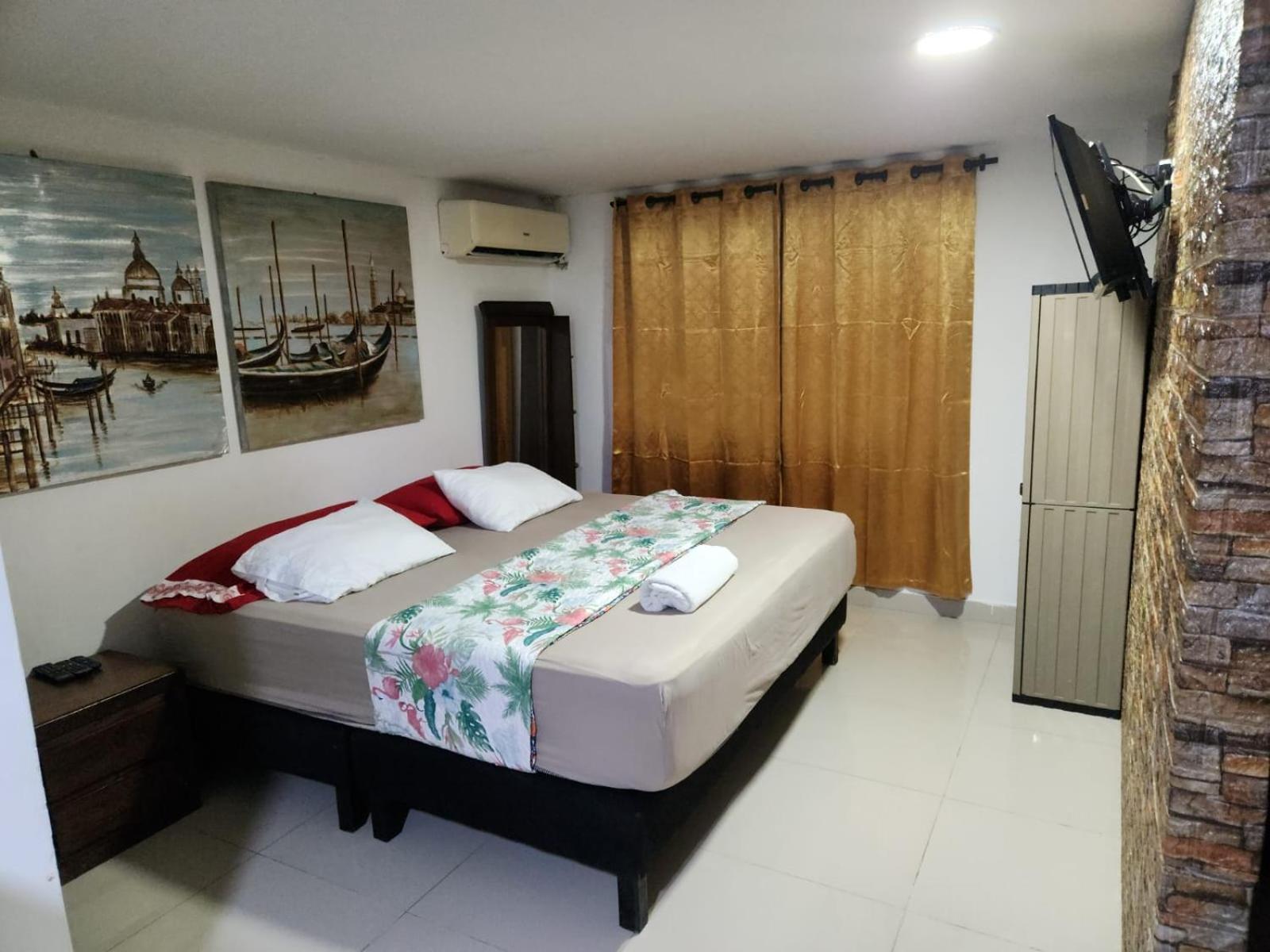 Sea Life Apartamentos En Via Principal Centro Y San Luis Сан-Андрес Екстер'єр фото